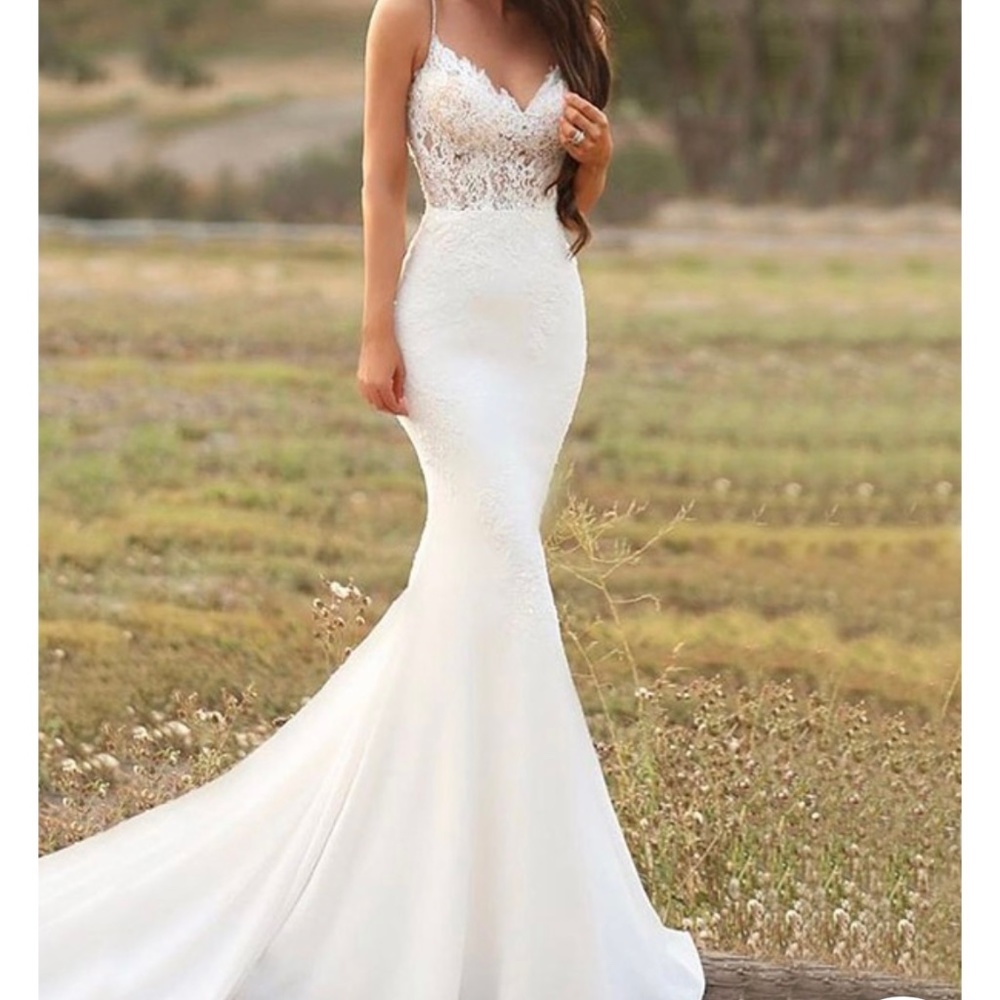 Mermaid White Wedding Dress with Train Size 4